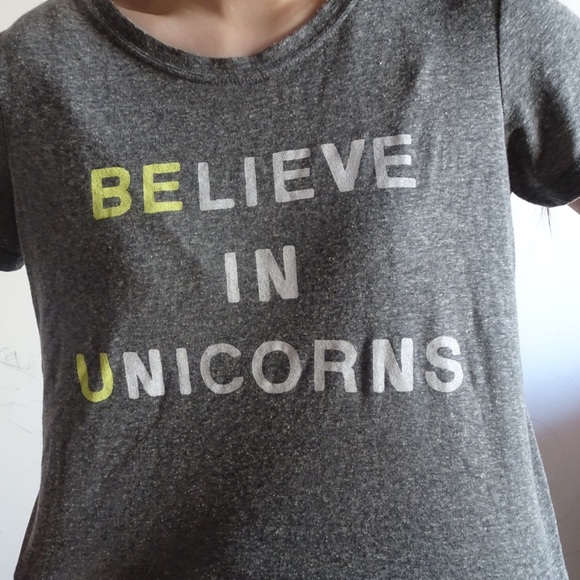 2 for 20$ 👚
BElieve in Unicorns tee - Picture 3 of 4